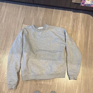 Alo Yoga Renown Heavy Weight Crew Neck Pullover in athletic heather grey